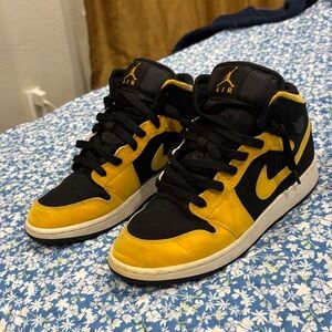 Air Jordan 1 Mid Yellow Black Sneakers
